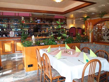 restaurant2